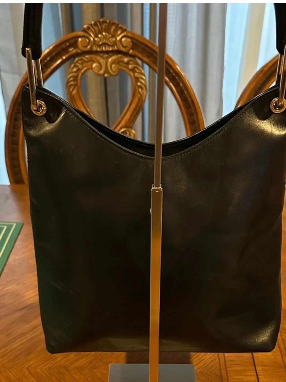 Gucci Black Leather Shoulder Bag with Zebra-Print Scarf - Picture 4 of 11